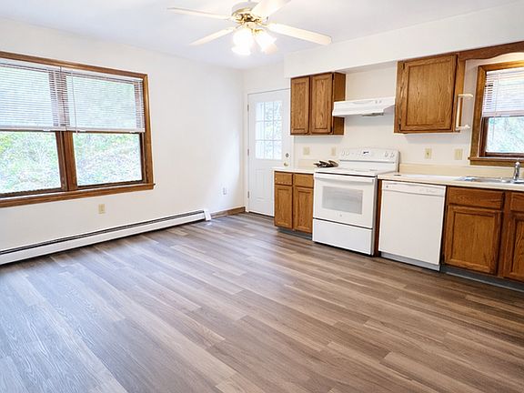 3rd image of 272 Va Cutoff Rd Unit 4