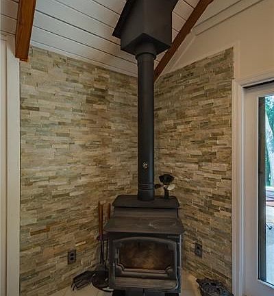 4th image of 332 Renie Ln