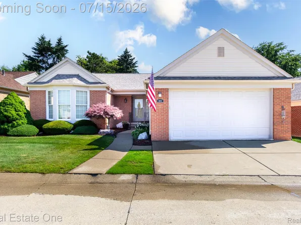 18801 Maple Cir N #13, Clinton Township, MI 48036