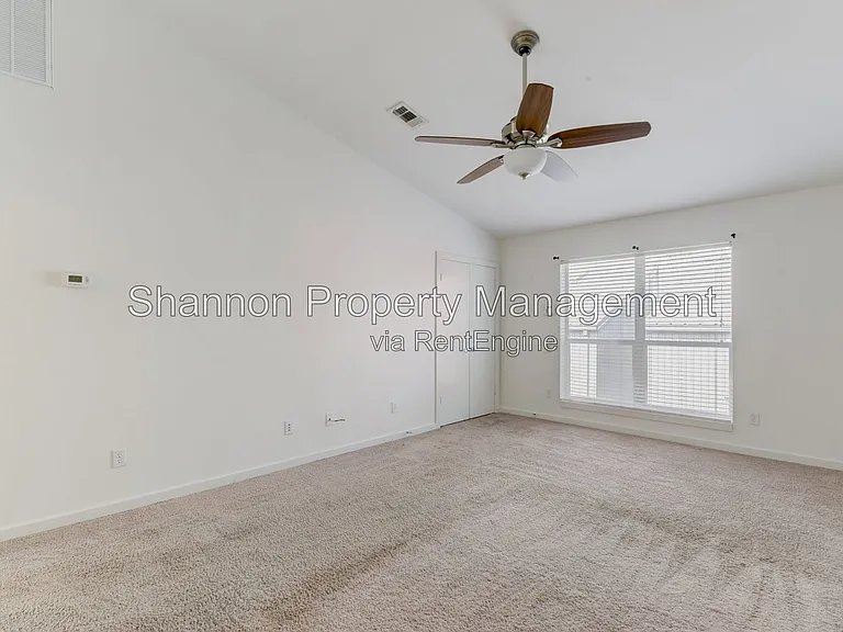1211 Arthur St — Photo 12