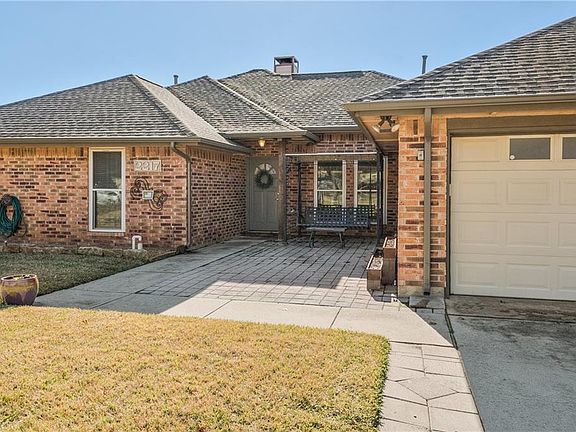 3rd image of 2217 Oak Bluff Dr