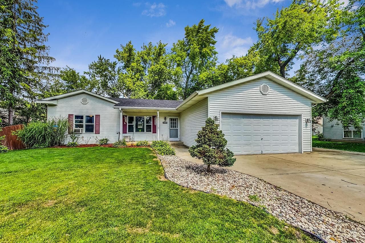 24924 Hiawatha DRIVE, Kansasville, WI 53139 | MLS #1848805 | Zillow