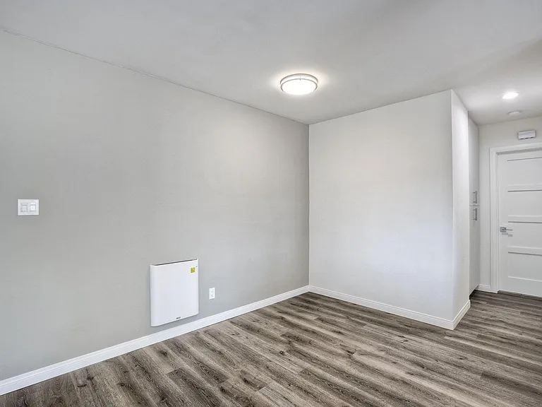 2903 Upshur St #1/2 — Photo 19
