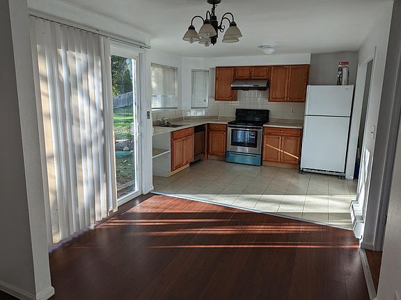 5th image of 4824 79th Ave W