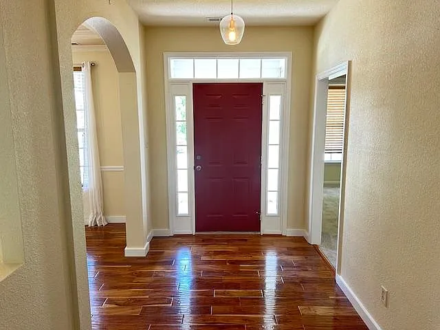 2565 Kentucky Derby Dr — Photo 3