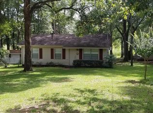 431 Ivanhoe Dr E, Woodville, TX 75979