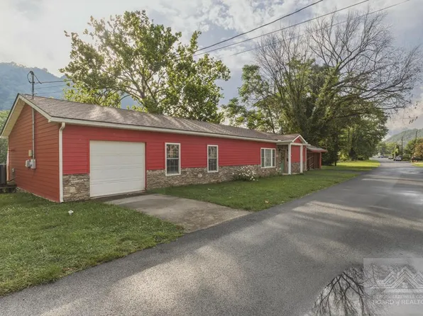 202 Riverside Dr, Hinton, WV 25951