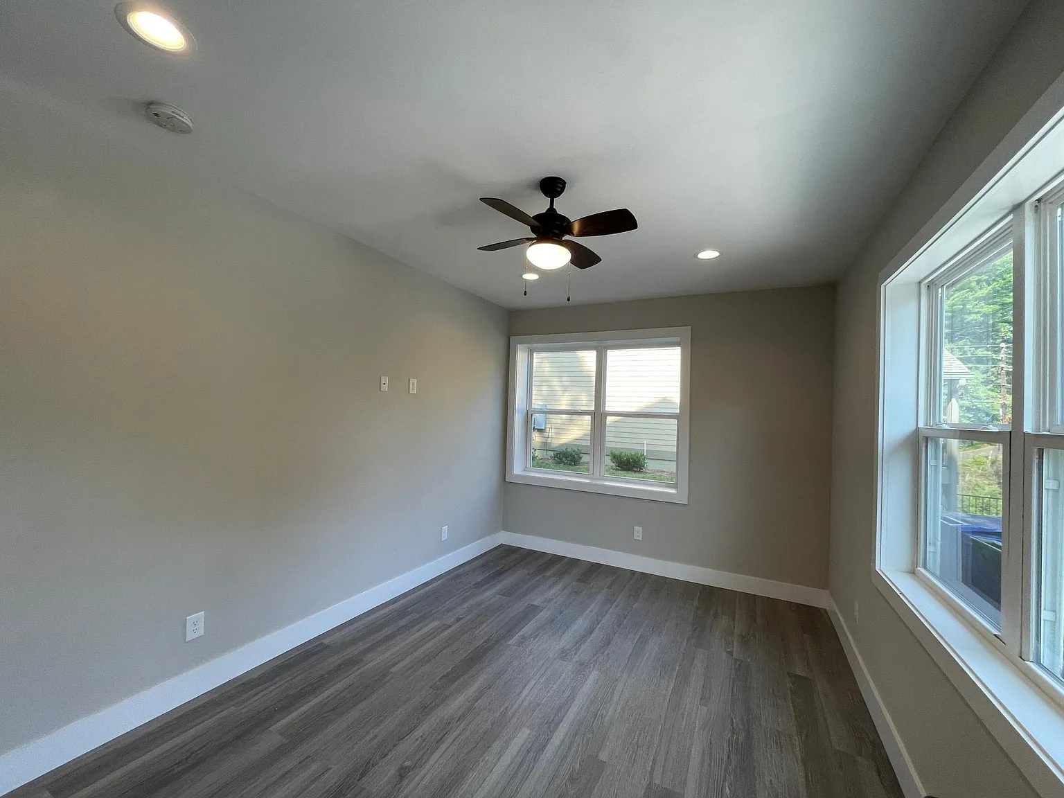 1 bed, $1,300 — Photo 3