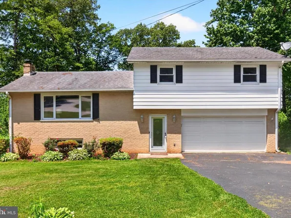 328 Blue Ridge Dr, York, PA 17402