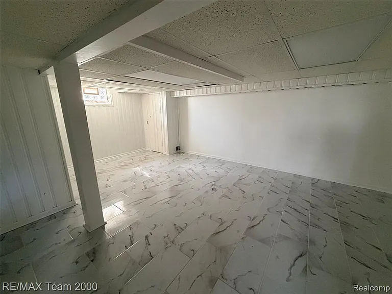 1415 Oakland Ct — Photo 9