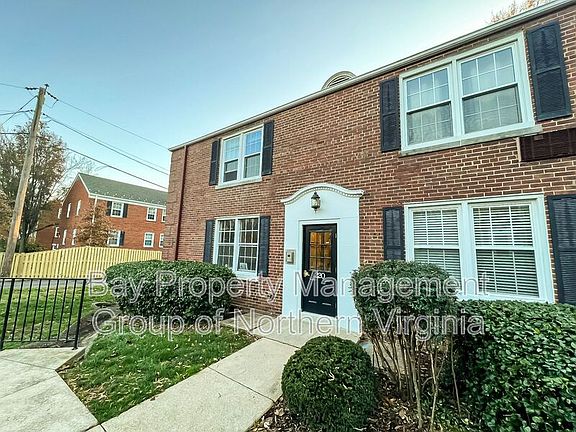 3rd image of 220 N Thomas St APT 3