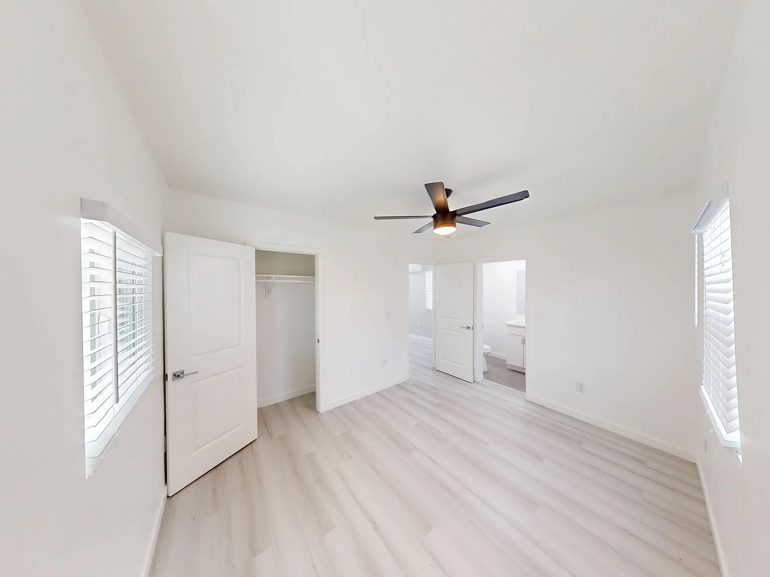 312 1/2 Milbrae St — Photo 3