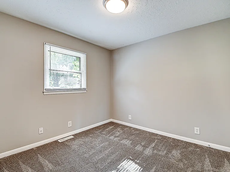 2515 Mullinix Rd — Photo 16