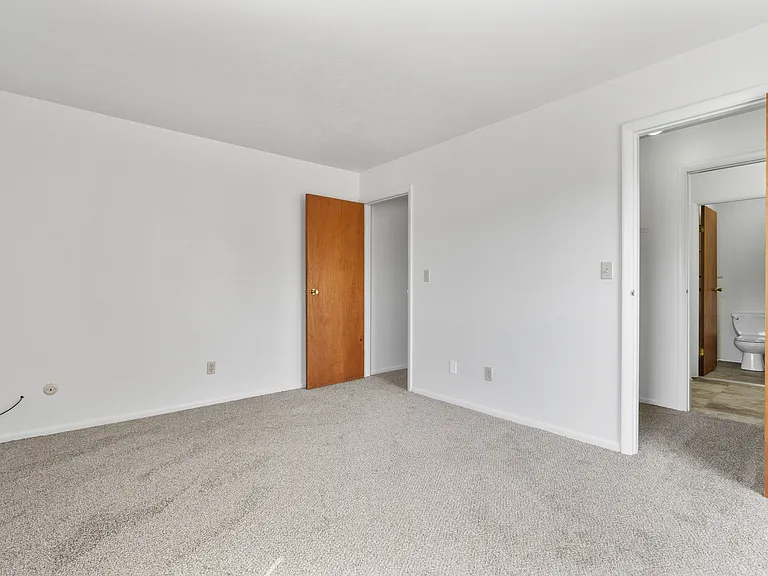 Creekside Terre Apartments — Photo 18