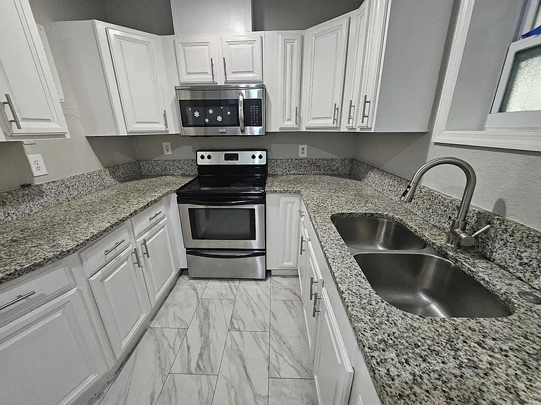 10117 N Ola Ave — Photo 4