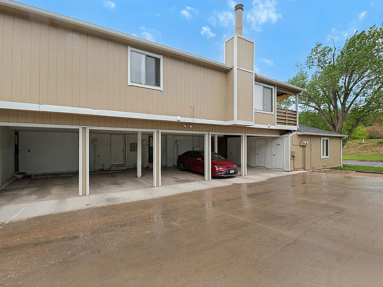 2710 Hearthwood Ln — Photo 16