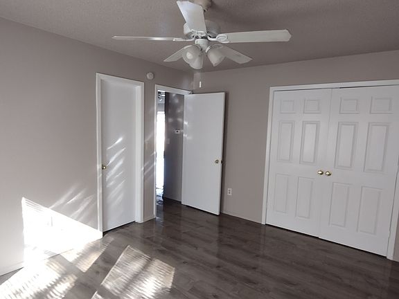 2nd image of 925 Meadowlark Cir
