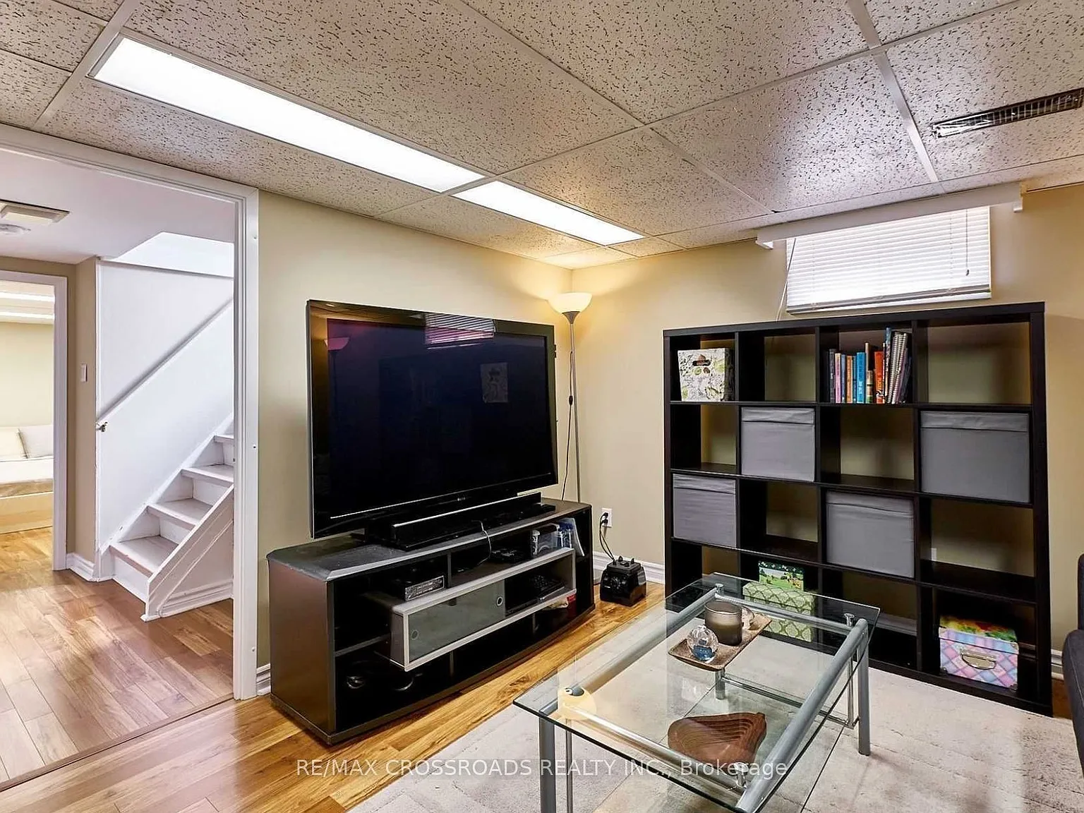 3 bed, $1,800 — Photo 2