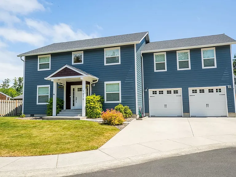 1670 Westwind Cir — Photo 1