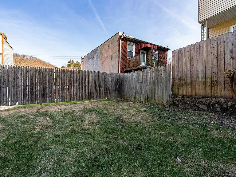 3833 Acorn St — Photo 12