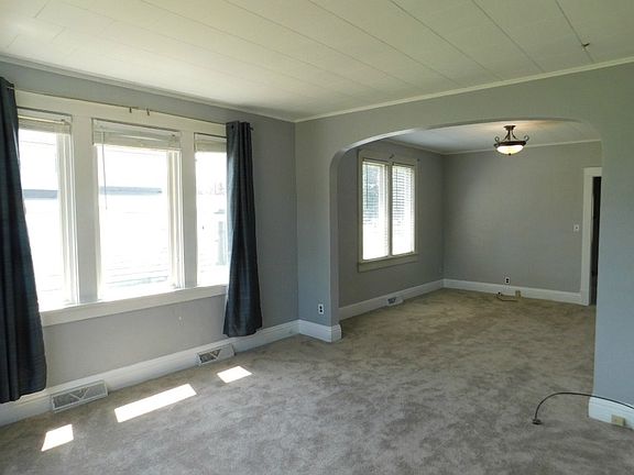 3rd image of 1114 Cedar Ave