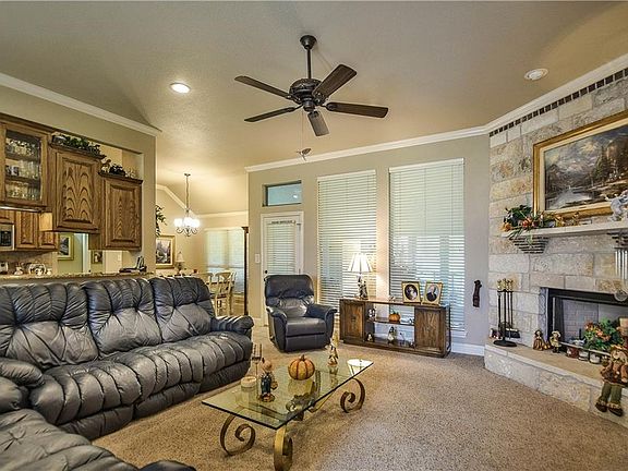 4th image of 1718 Rockview Dr