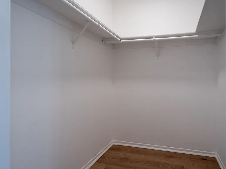 RENOVATED 1 BED 1 BATH - UNIT #309 TOP FLOOR