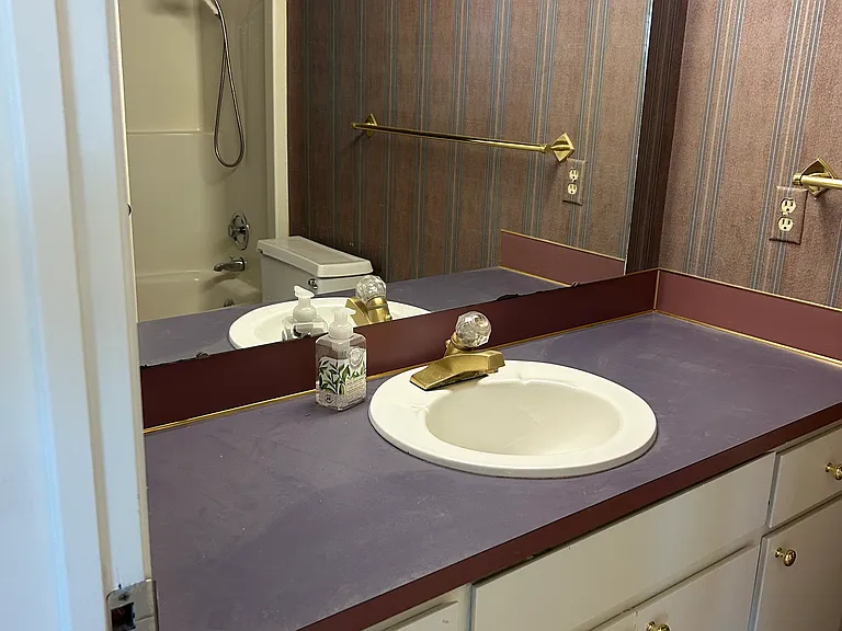 241 N State St #1 — Photo 7