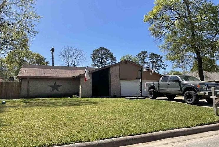 1st image of 16231 Coral Bay St