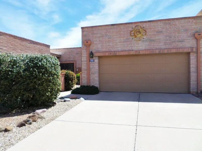 1597 W Calle Zuniga