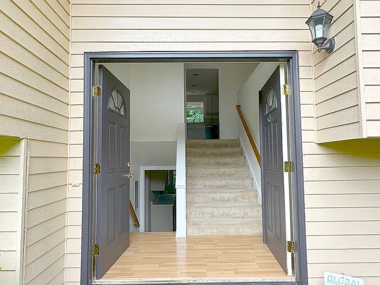10516 NE 58th St — Photo 21