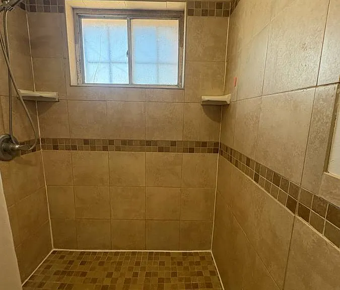 1006 W Yandell Dr — Photo 12