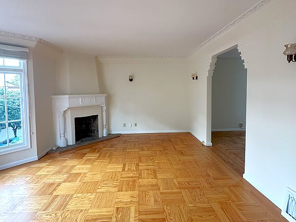 3rd image of 1224 Willard St
