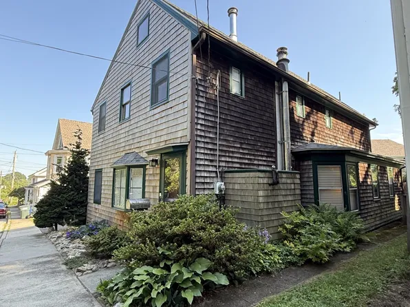 9 Summit Street, Stonington, CT 06378