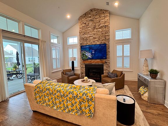4th image of 233 Kingfisher Ln