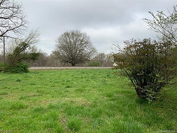 3rd image of 808 W State Highway 161