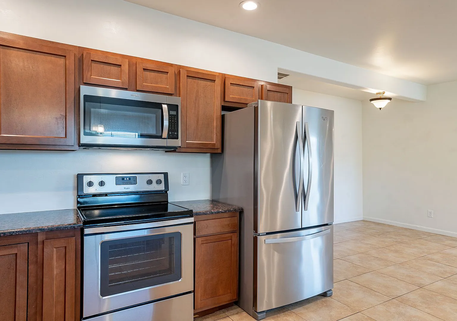 436 E. Waverly St. — Photo 2