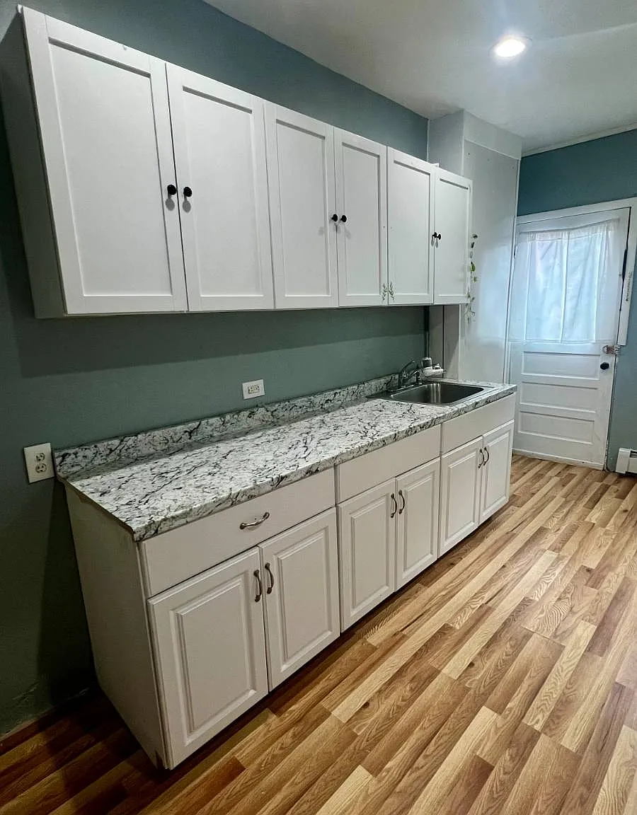 2 bed, 1.0 bath, $1,275 — Photo 3