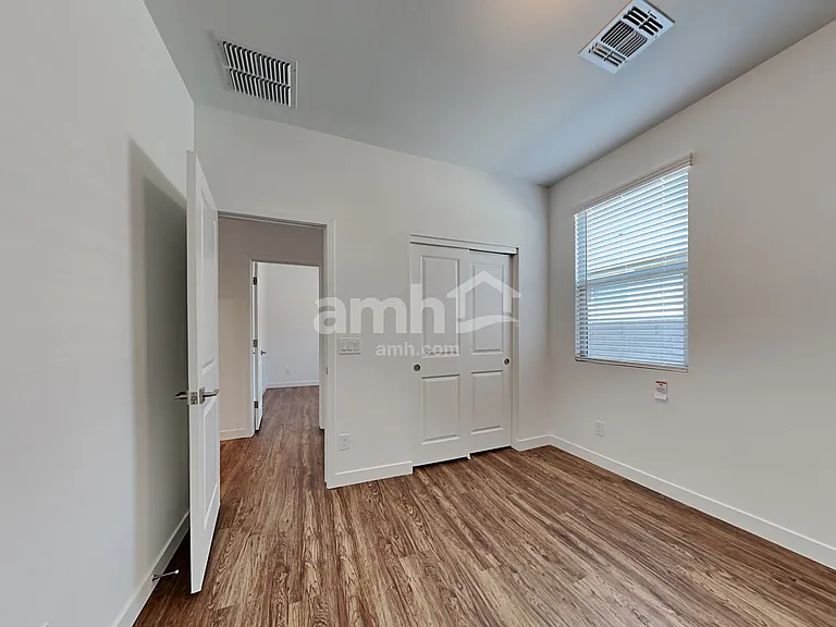 4214 S 105th Dr — Photo 20