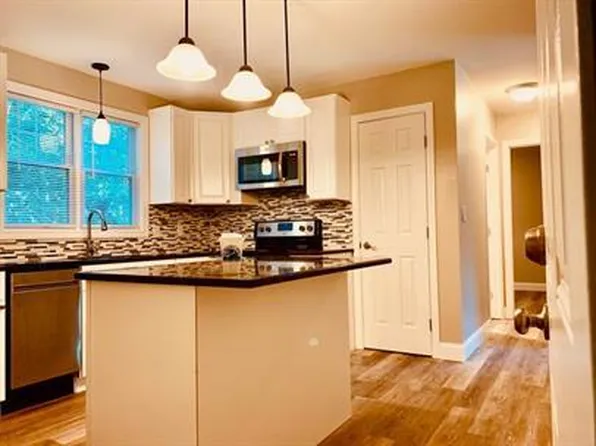 114 Wrights Crossing Rd, Pomfret Center, CT