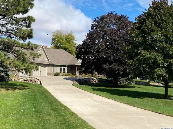 5008 260th St, Clear Lake, IA 50428
