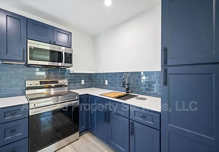 3012 Broadway #205 — Photo 7