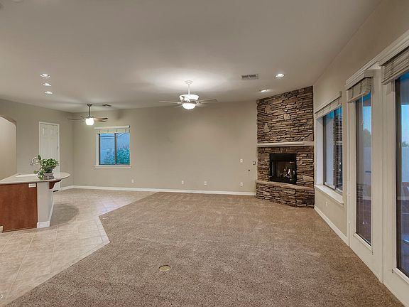 5th image of 2015 E Topeka Dr