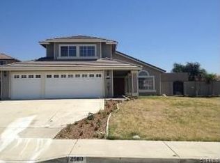2560 W Via Bello Dr, Rialto, CA 92377