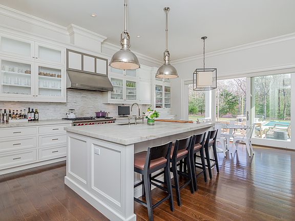 5th image of 8 Peach Farm Ln
