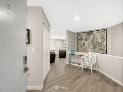 7930 SE 34th St APT 401, Mercer Island, WA, 98040