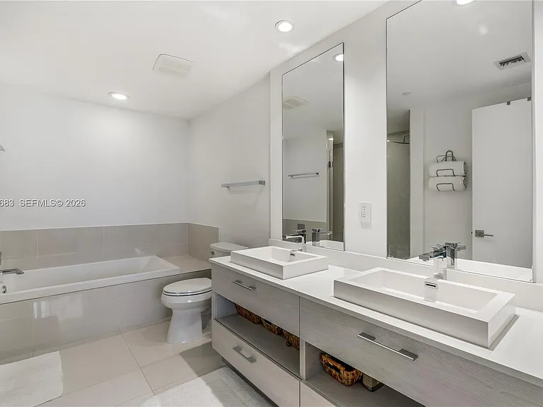 55 SW 9th St #4001 — Photo 12