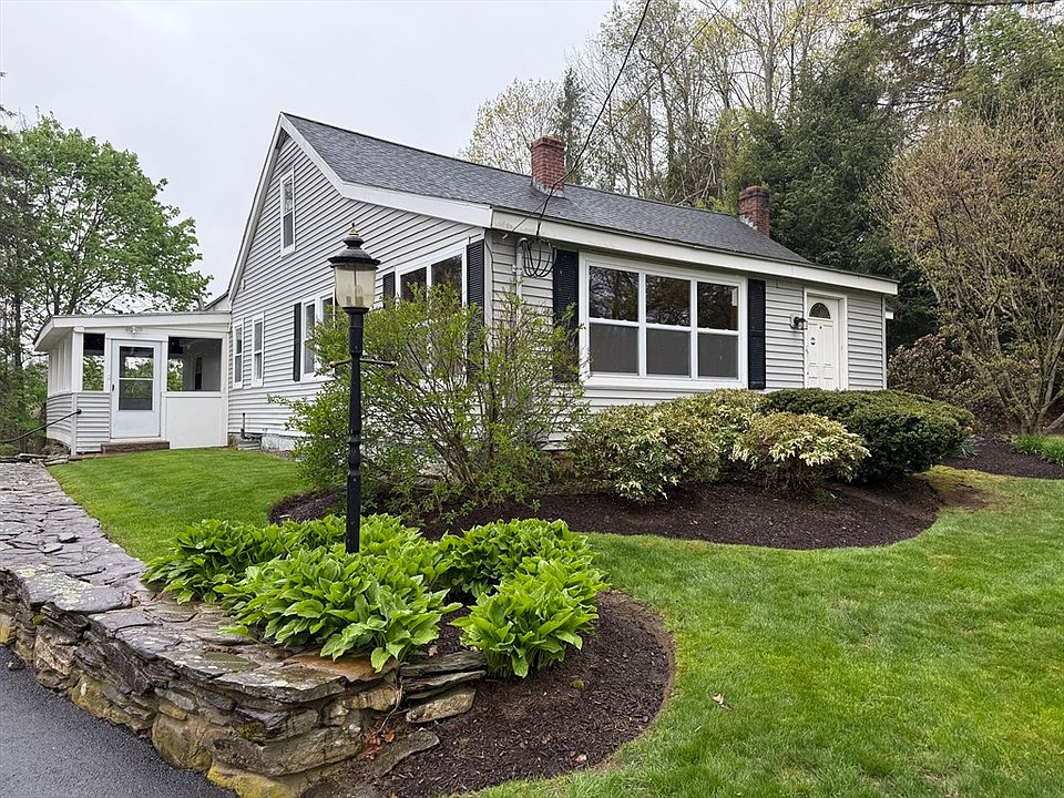 1st image of 84 Emerald Rd #1
