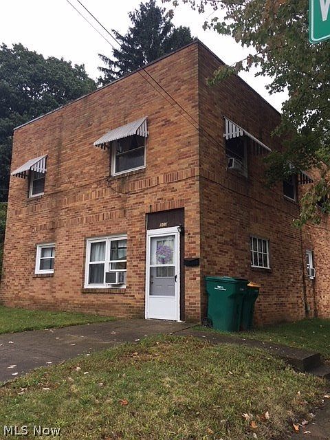 1st image of 907 Washington St