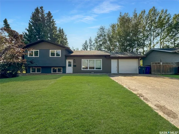 308 Finley Avenue, Cut Knife, SK S0M 0N0